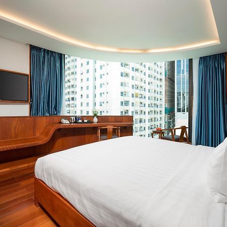 Monalisa Luxury Hotel Da Nang Exterior photo