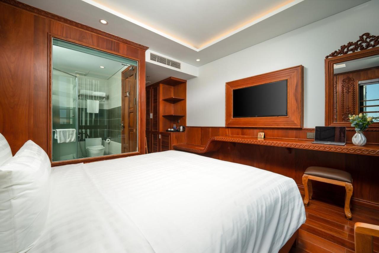 Monalisa Luxury Hotel Da Nang Exterior photo