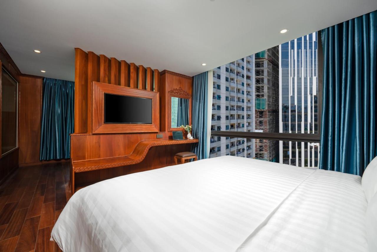 Monalisa Luxury Hotel Da Nang Exterior photo