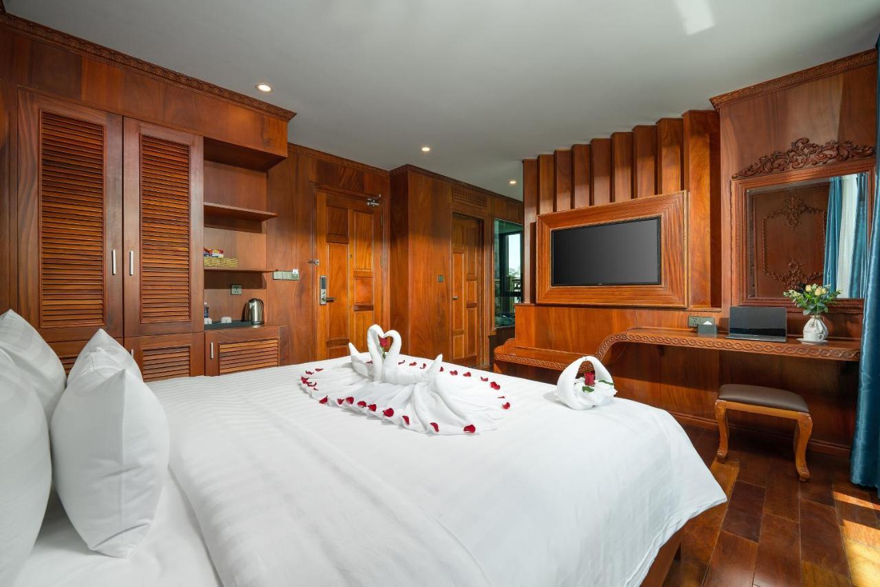 Monalisa Luxury Hotel Da Nang Exterior photo