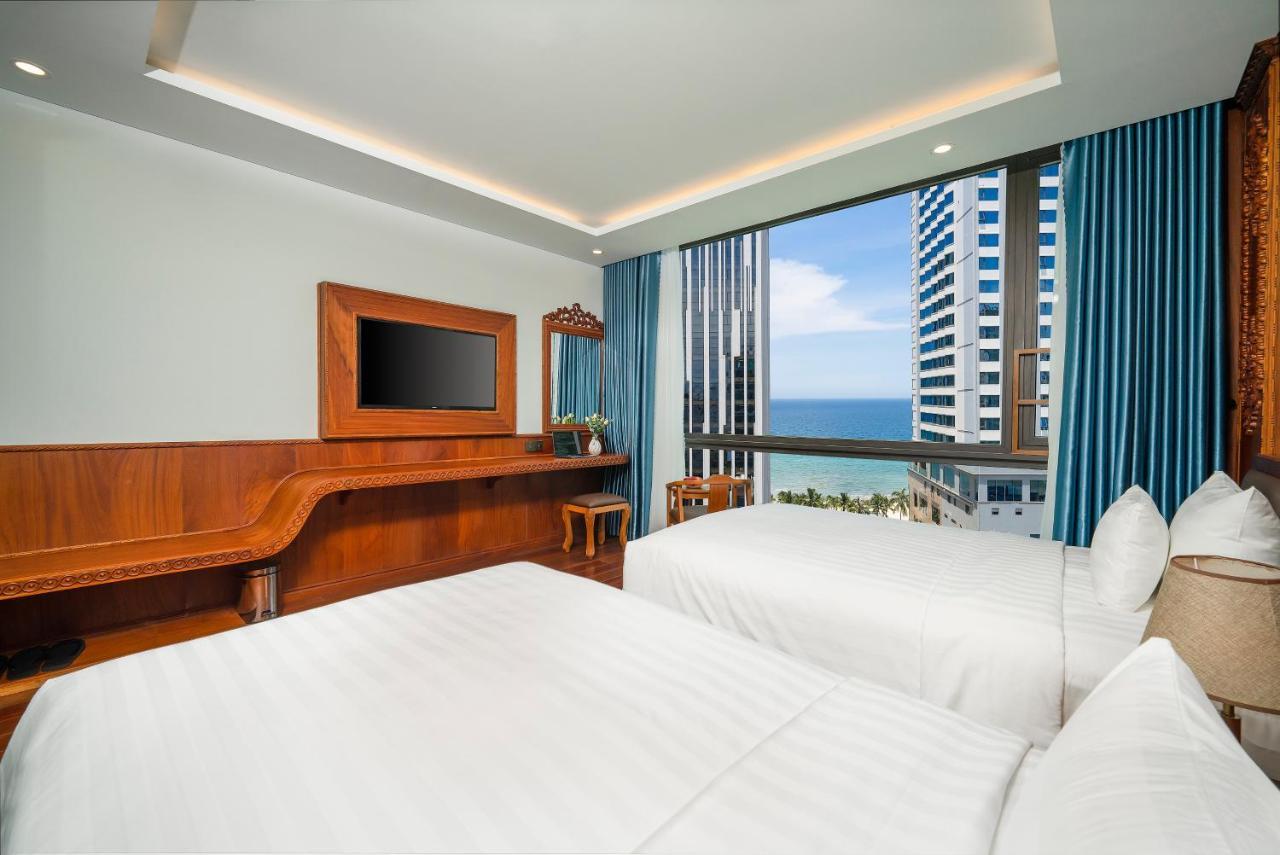 Monalisa Luxury Hotel Da Nang Exterior photo