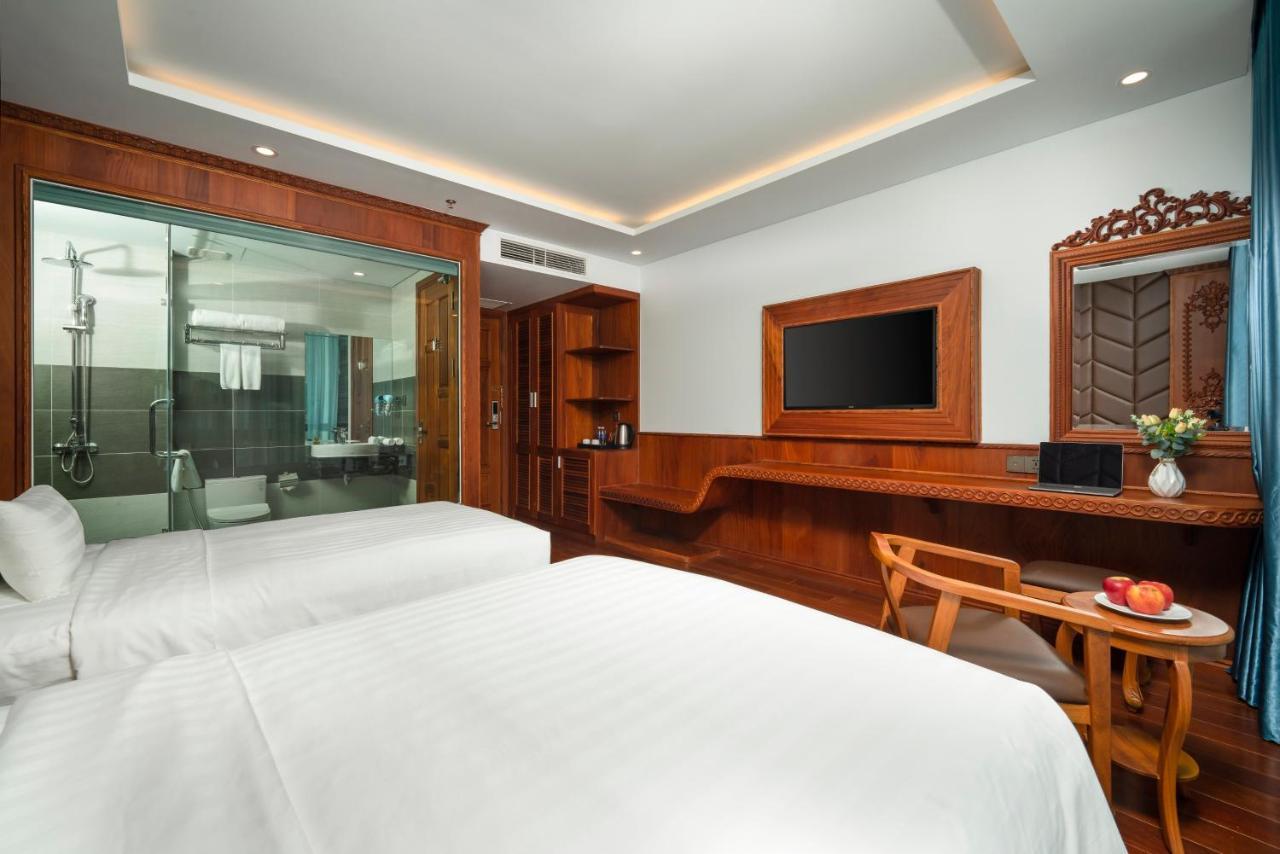Monalisa Luxury Hotel Da Nang Exterior photo