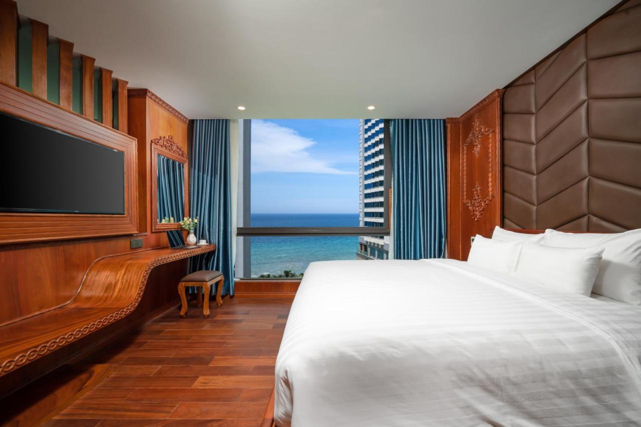 Monalisa Luxury Hotel Da Nang Exterior photo