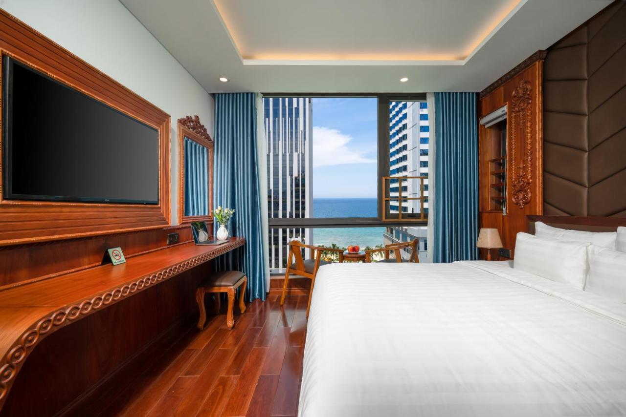 Monalisa Luxury Hotel Da Nang Exterior photo
