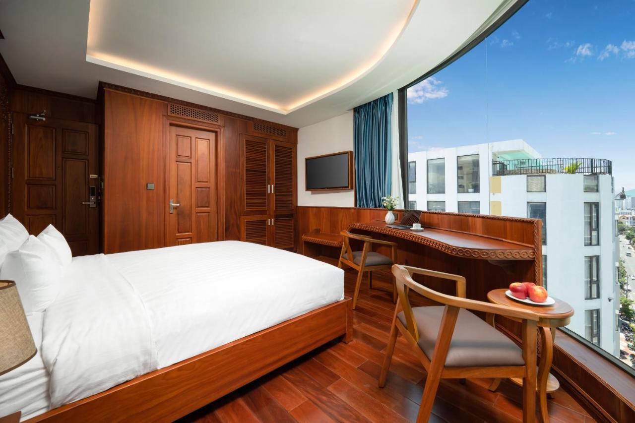 Monalisa Luxury Hotel Da Nang Exterior photo