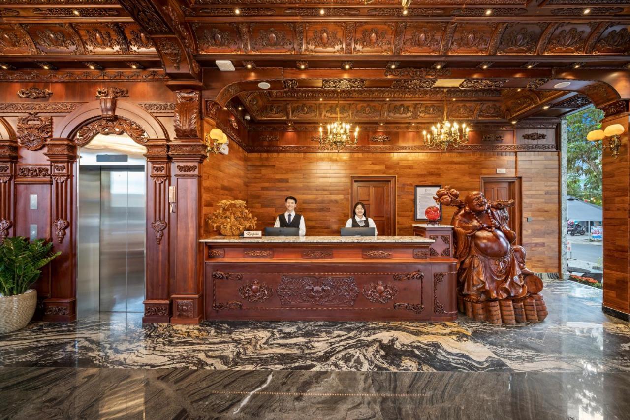 Monalisa Luxury Hotel Da Nang Exterior photo