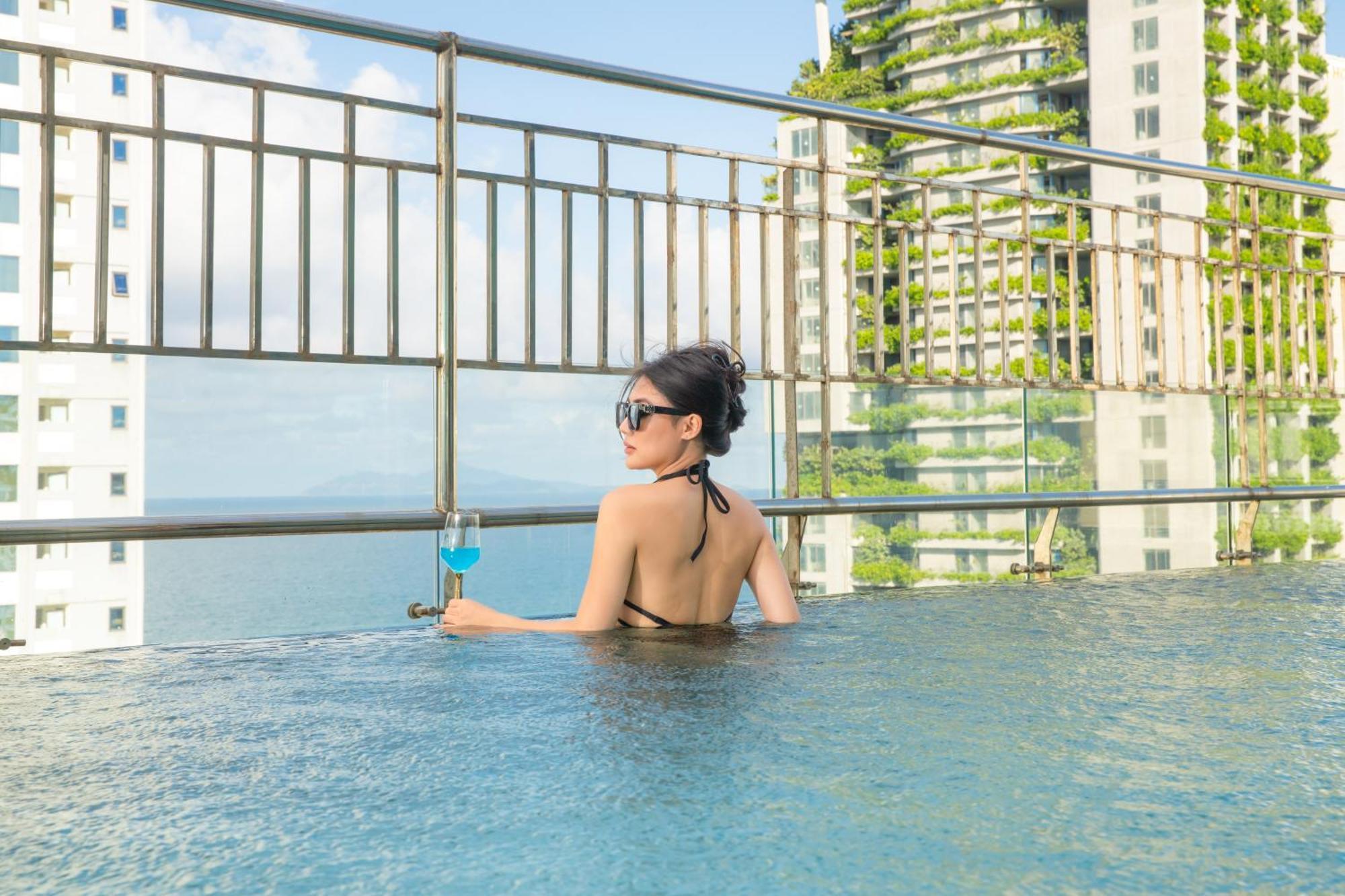 Monalisa Luxury Hotel Da Nang Exterior photo