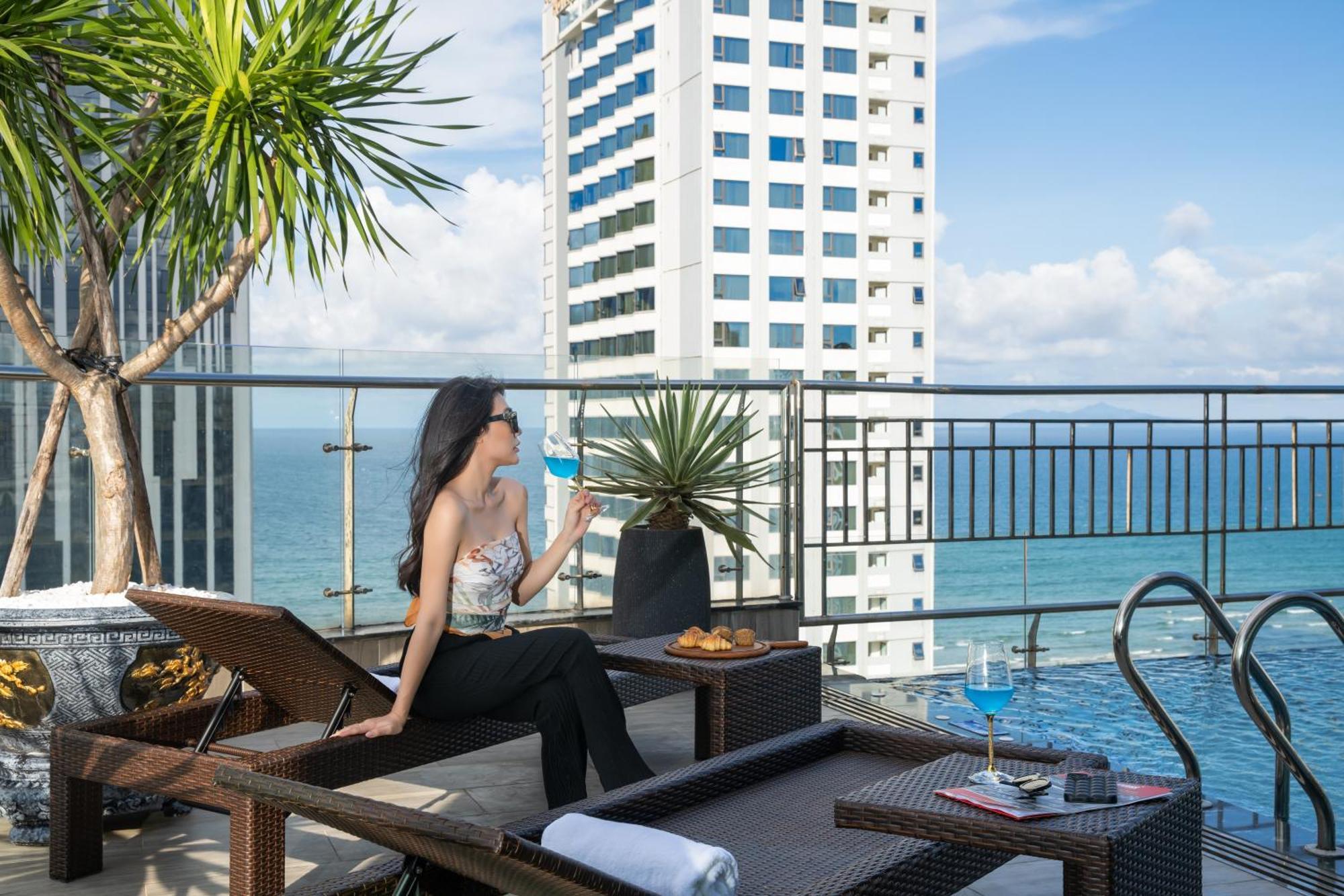 Monalisa Luxury Hotel Da Nang Exterior photo