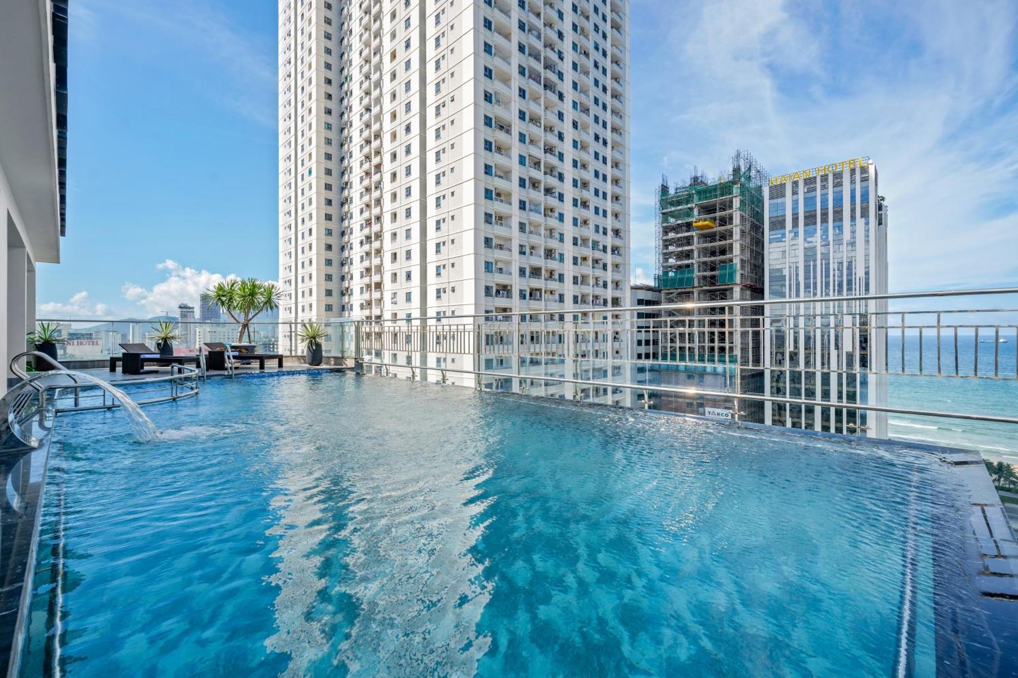 Monalisa Luxury Hotel Da Nang Exterior photo
